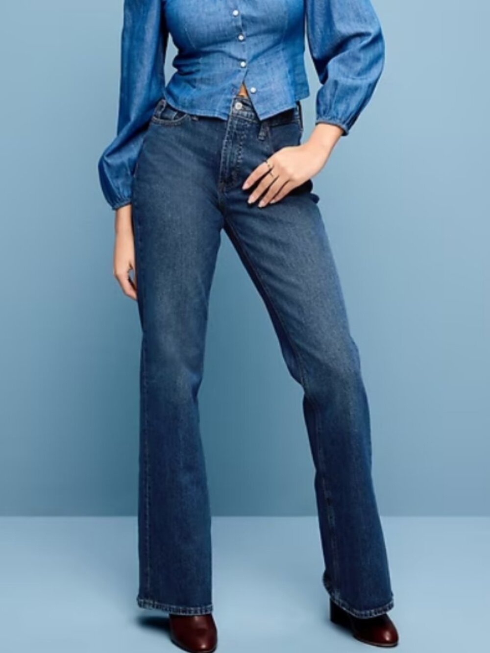 Old Navy Mid-Rise Kicker Bootcut Jeans EUC - Women's Size 8L